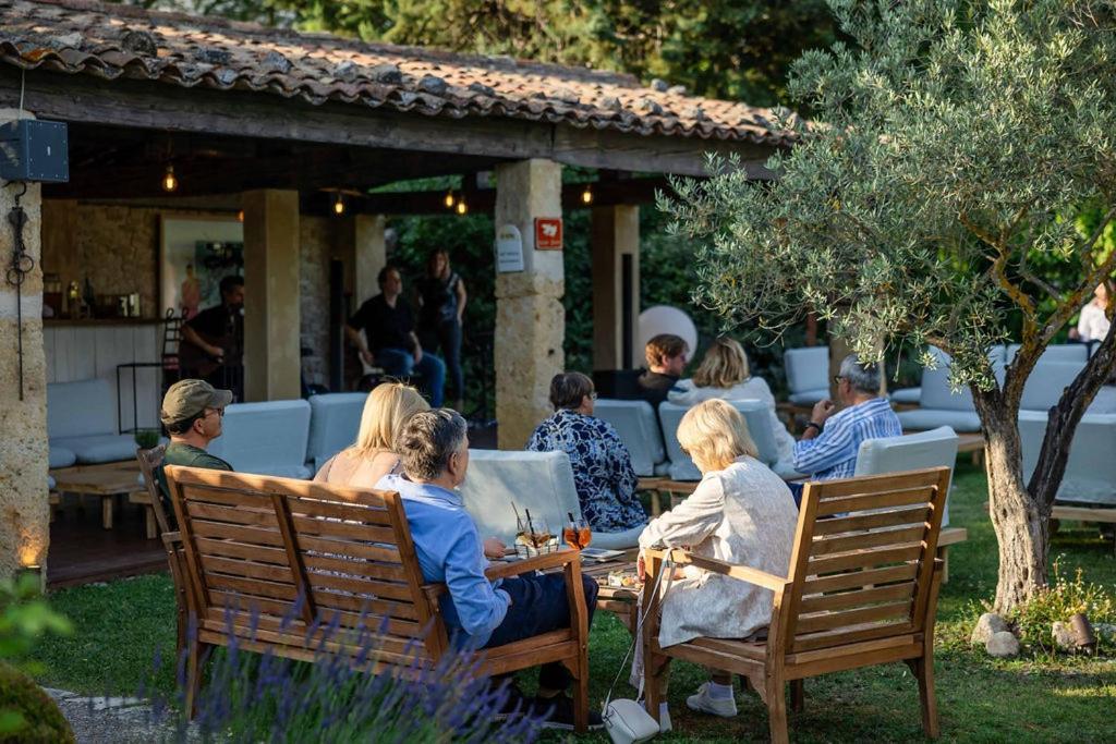 Hotel La Ferme De La Huppe Gordes Exterior foto